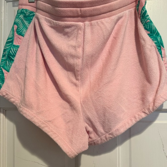 Vineyard Vines Shorts - Picture 3 of 3